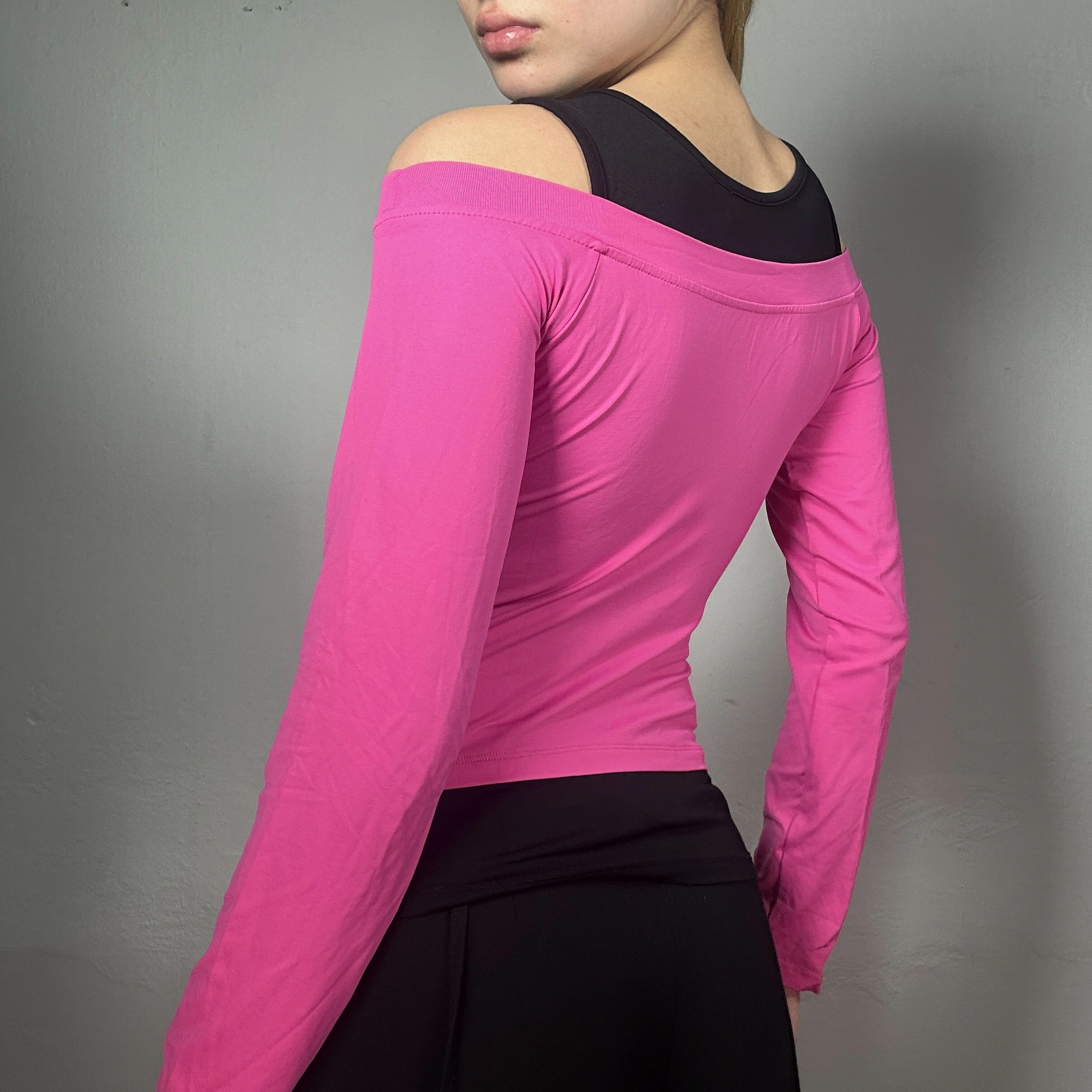 Vintage 90’s Cute Pink Off-Shoulder Long Sleeve Top (S)